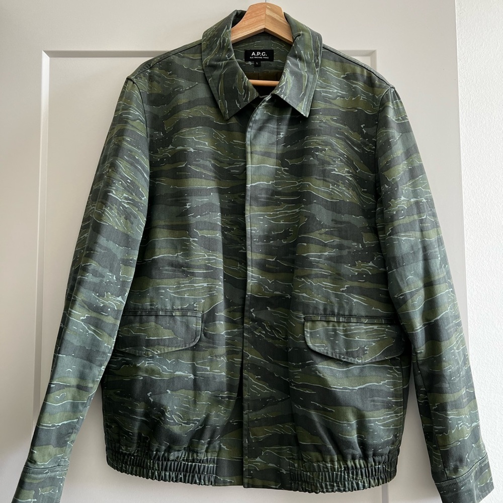 HUGE sale ✌🏼APC Camouflage Jacket excellent condition like new
